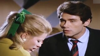 Φαίδων Γεωργίτσης και Ζωή Λάσκαρη στην τανία «Οι θαλασσιές οι χάντρες»