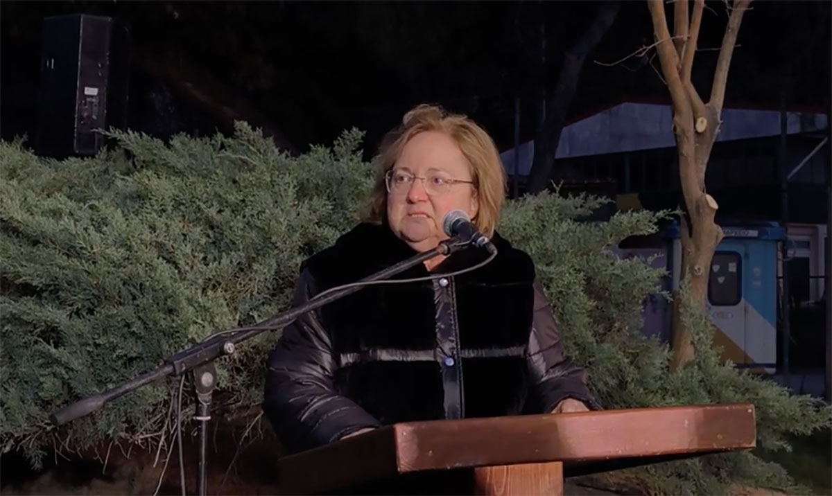 Τέμπη: Η Γιάννα Βούλγαρη, μητέρα του ενός μηχανοδηγού της εμπορικής αμαξοστοιχίας ξέσπασε: «Το παιδί μου λοιδορήθηκε όσο τίποτε»