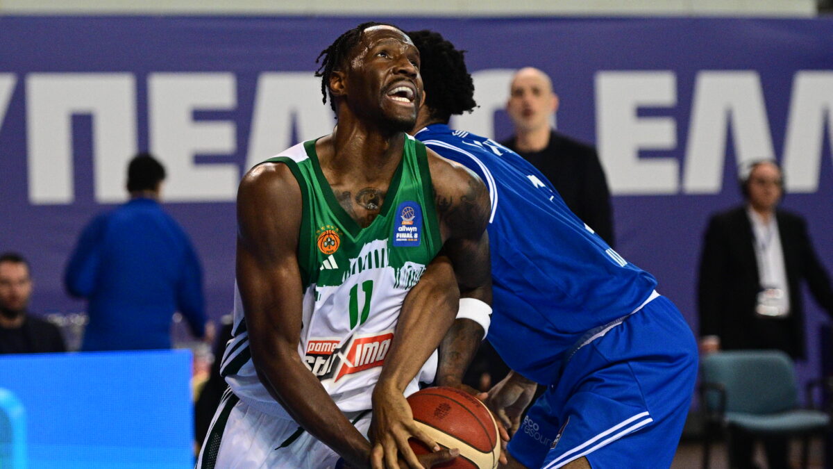 Ο Νάιτζελ Χέιζ-Ντέιβις στο Παναθηναϊκός - Ηρακλής