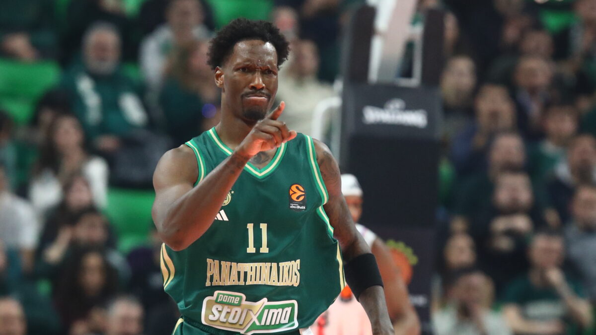 Ο Χέιζ Ντέιβις κόντρα στην Παρί (ΜΑΡΚΟΣ ΧΟΥΖΟΥΡΗΣ