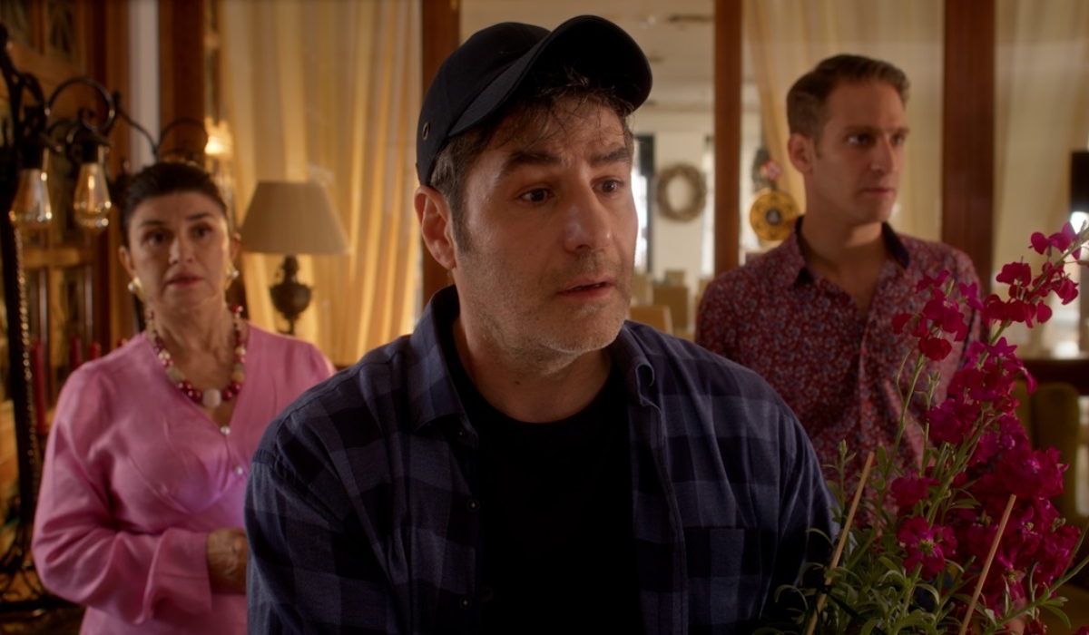 Hotel Elvira – επόμενα επεισόδιο: Η Ελβίρα μαθαίνει την αληθινή ιστορία του Χάρι και εξομολογούνται τον έρωτά τους