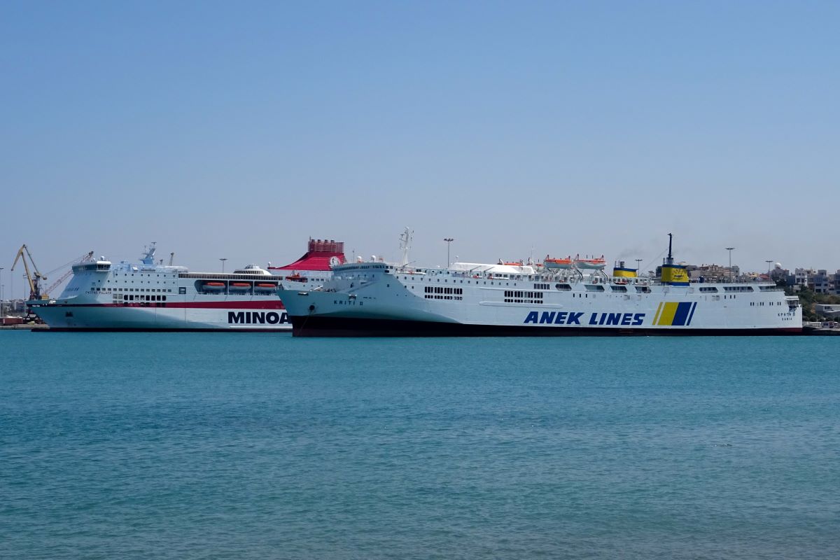 Δεμένα πλοία στο λιμάνι του Ηρακλείου