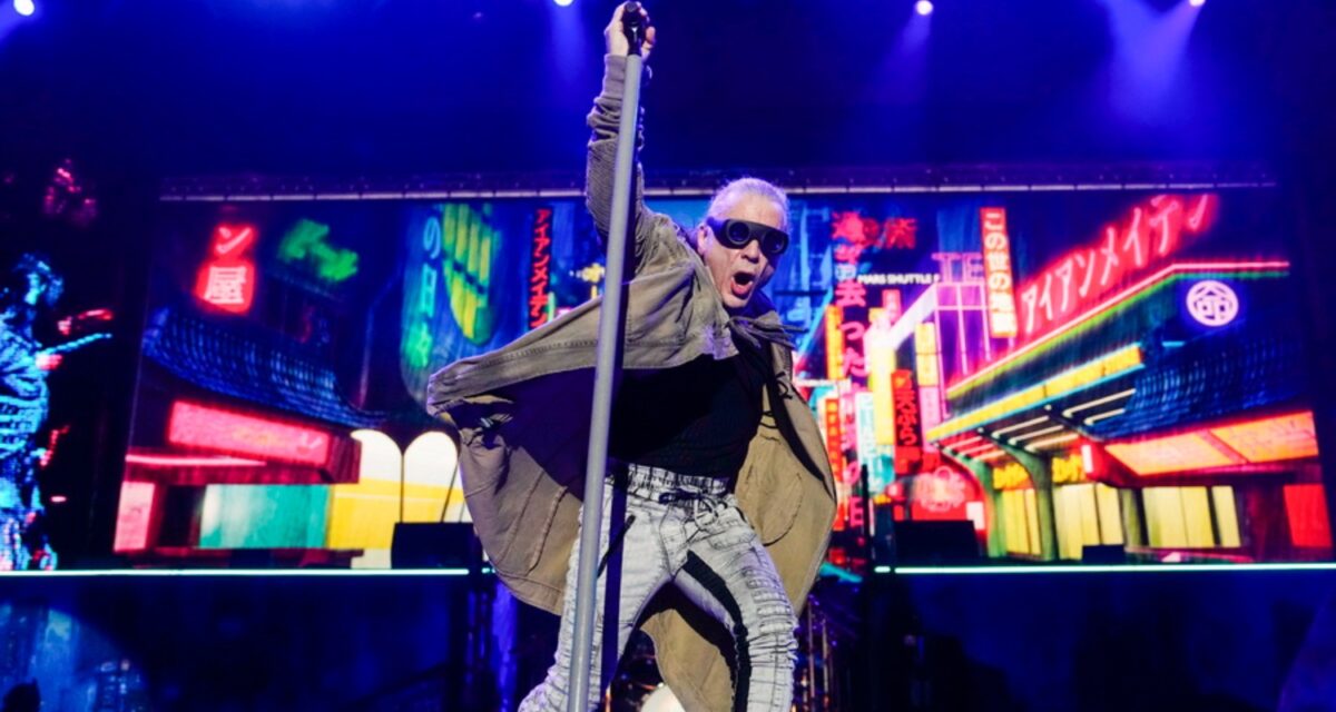 Ο τραγουδιστής των Iron Maiden