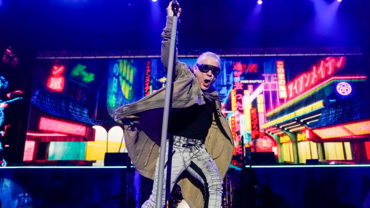 Ο τραγουδιστής των Iron Maiden