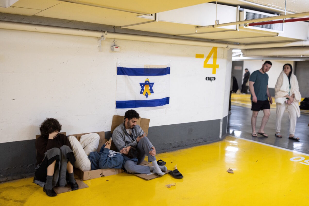 Ίσραηλινοί σε καταφύγια