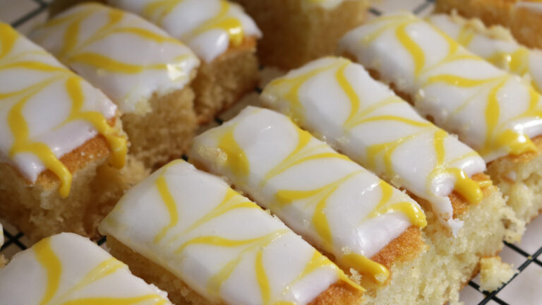 Κέικ λεμονιού με γλάσο