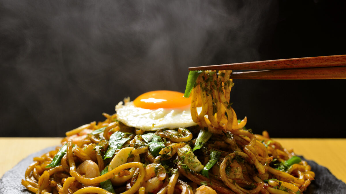 Νoodles με αυγό τηγανητό