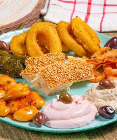 Καθαρά Δευτέρα 2026: Πού τρώμε νηστίσιμα στην Αθήνα