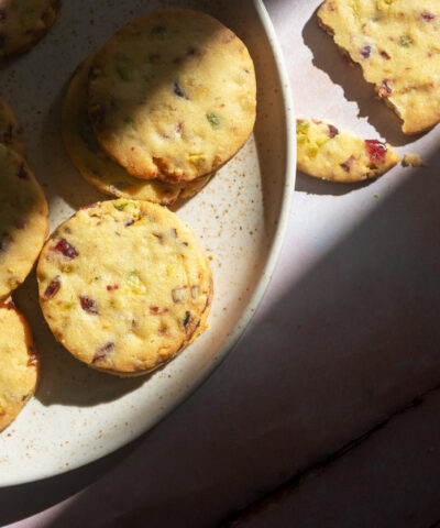 Μπισκότα με cranberry και φιστίκια Αιγίνης