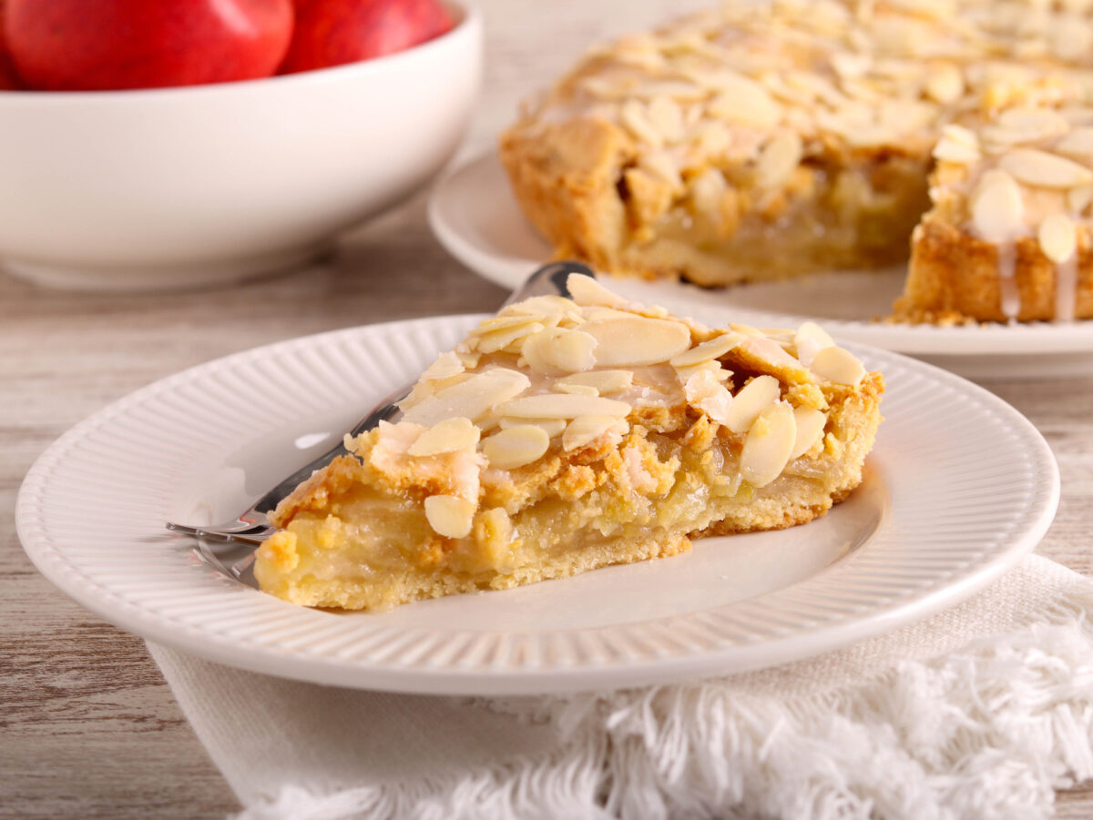 Fresh apple tart with almond topping
