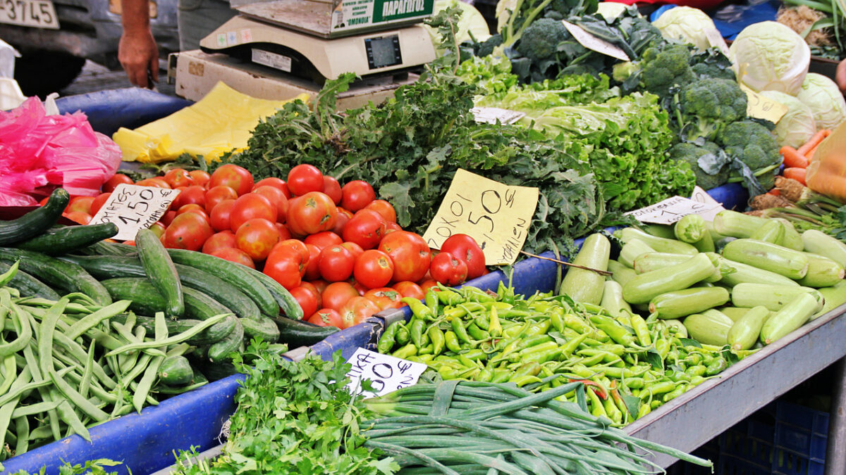 Αρνάκι κλέφτικο και λαζάνια λαχανικών ξεχωρίζουν στο μενού της επόμενης εβδομάδας