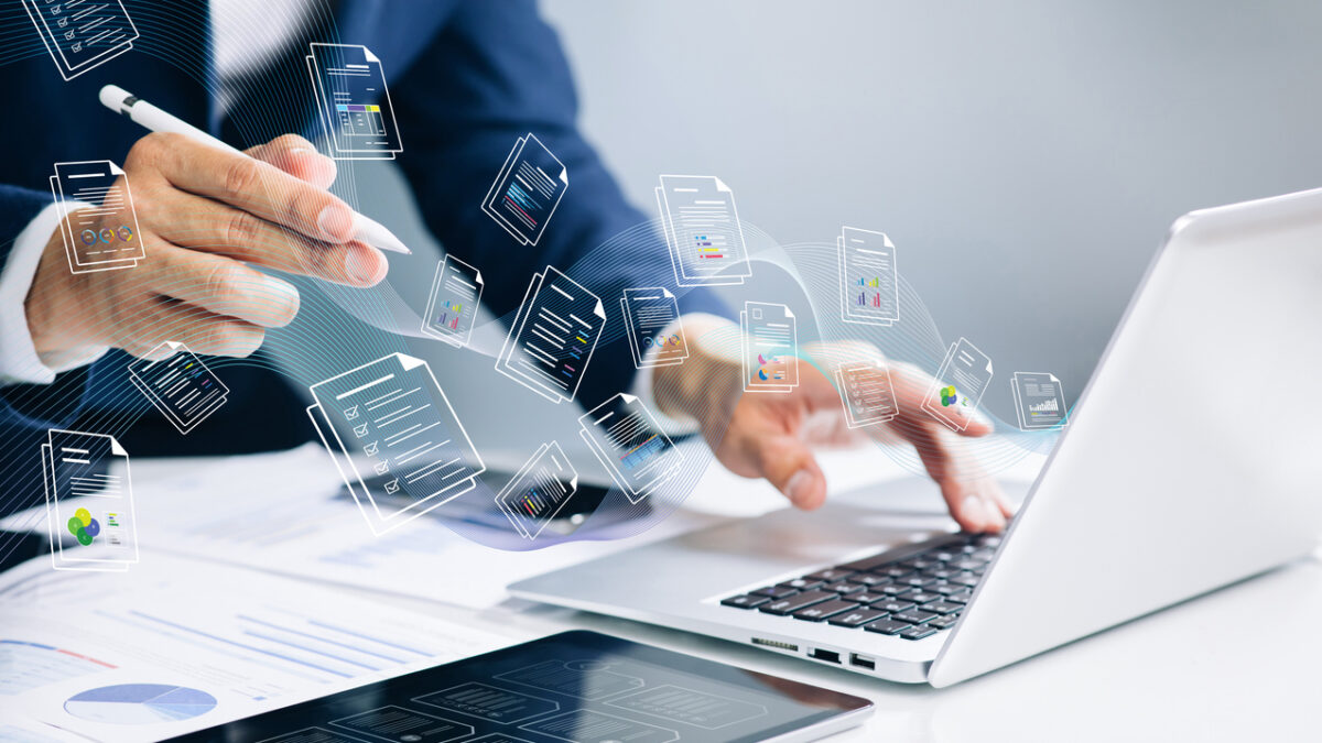 Electronic digital documents with businessman management control.Data information analysis.