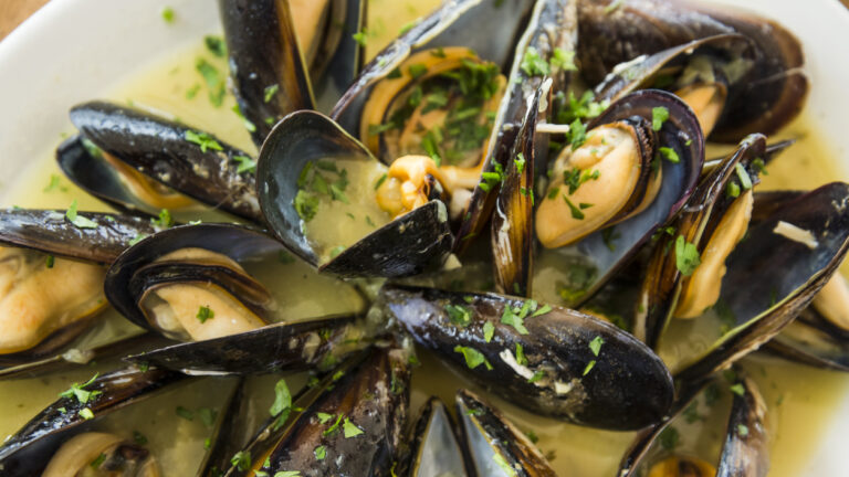 Μύδια αχνιστά με μουστάρδα