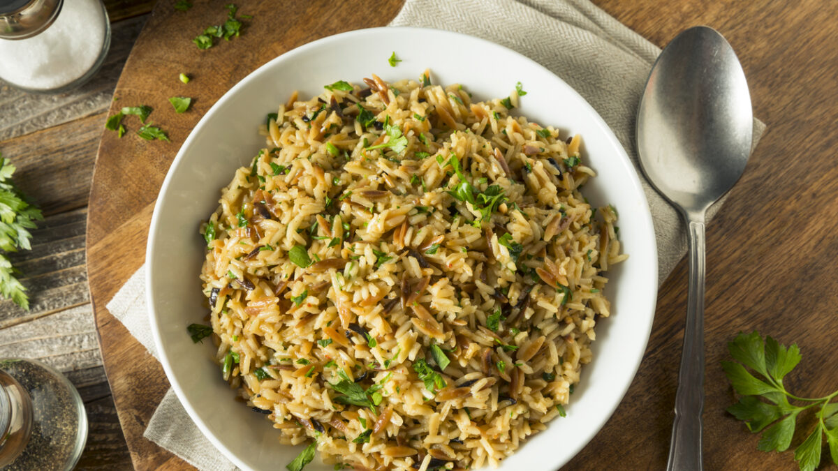 Κριθαράκι με φακές και μυρωδικά