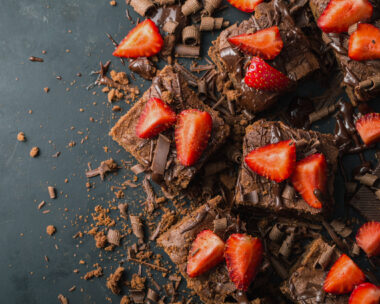 Βrownie με φράουλες και σοκολάτα