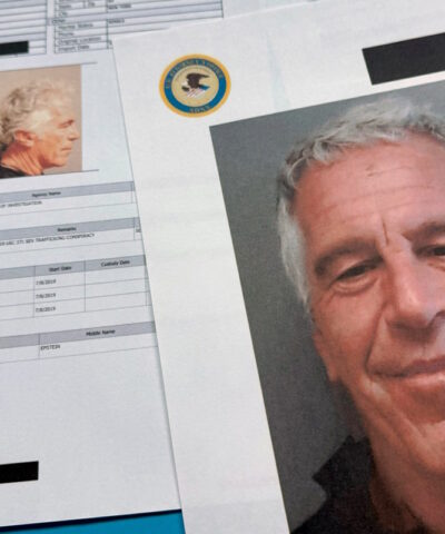 Έγγραφα που περιλαμβάνονταν στην ανακοίνωση του Υπουργείου Δικαιοσύνης των ΗΠΑ σχετικά με τους φακέλους του Jeffrey Epstein