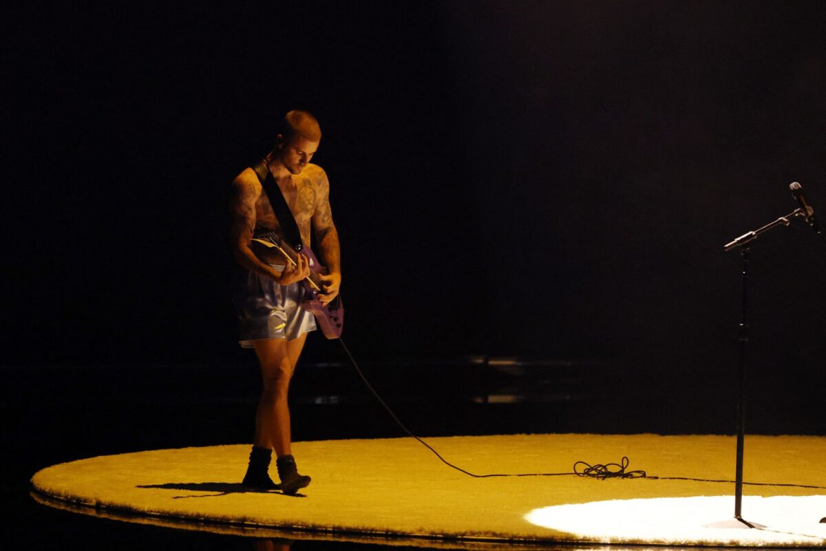 Ο Τζάστιν Μπίμπερ «χτύπησε» τατουάζ την Χέιλι Μπέρι στην πλάτη