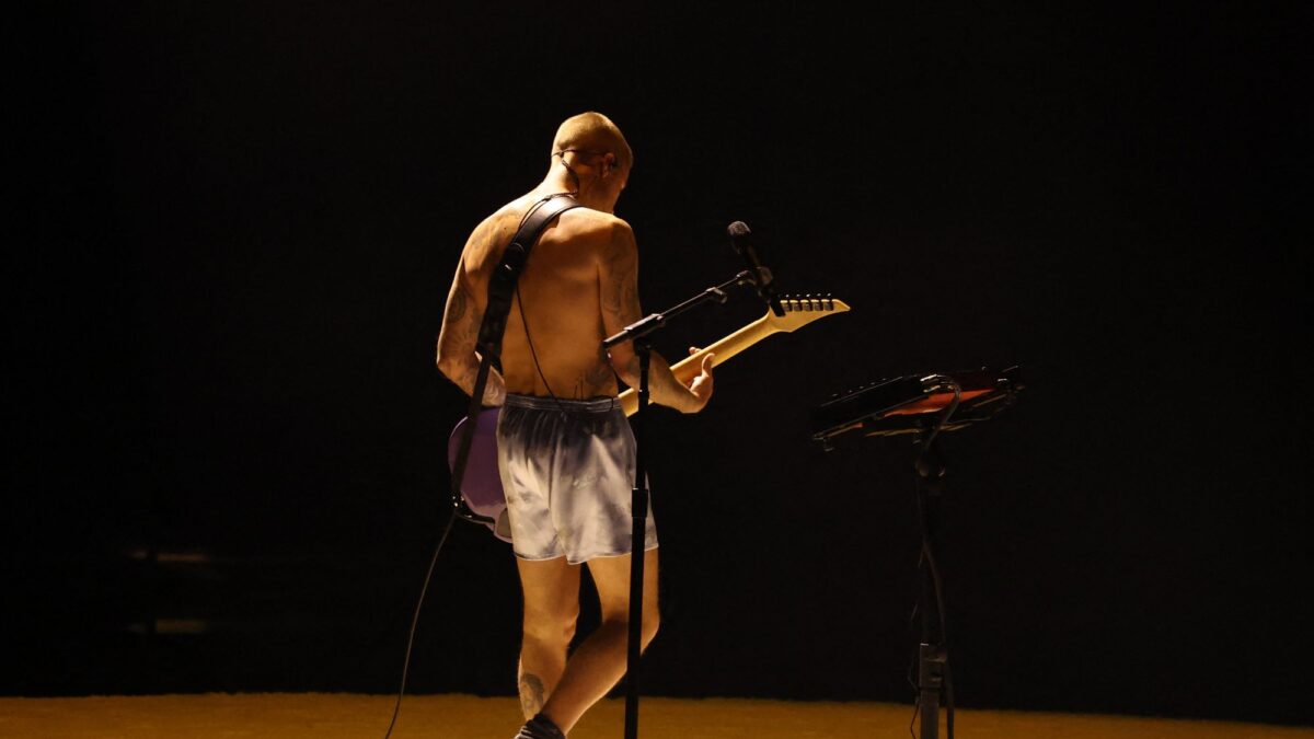 Ο Τζάστιν Μπίμπερ στη σκηνή των Grammy