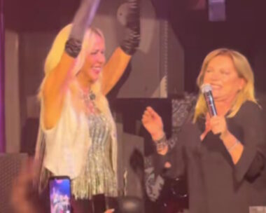 Η Μαρία Καβογιάννη διασκεδάζει στην Άννα Βίσση