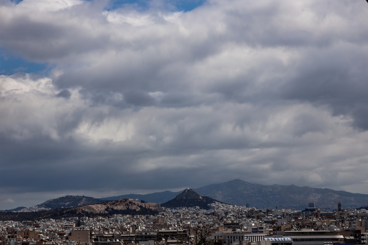 Καιρός σήμερα: Συννεφιά στο μεγαλύτερο μέρος της χώρας- Βροχές σε Πελοπόννησο, Ιόνιο, Εύβοια και Θεσσαλία