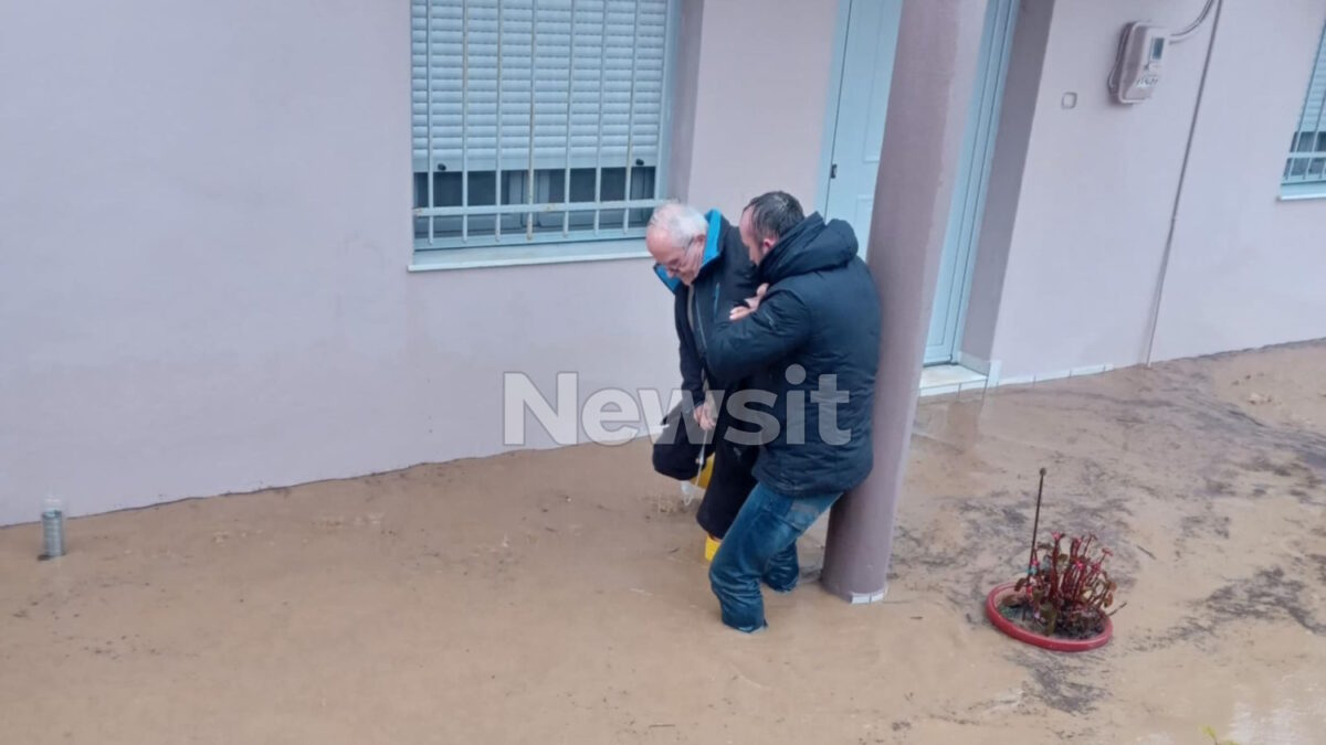 Κακοκαιρία στον Αγιόκαμπο: Εικόνες βιβλικής καταστροφής από τις πλημμύρες – Βυθισμένα στη λάσπη σπίτια και δρόμοι