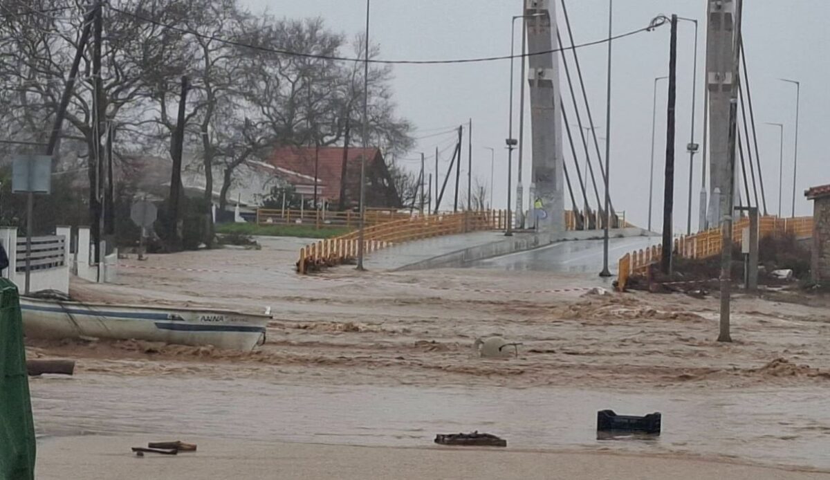 Κακοκαιρία στη Λάρισα
