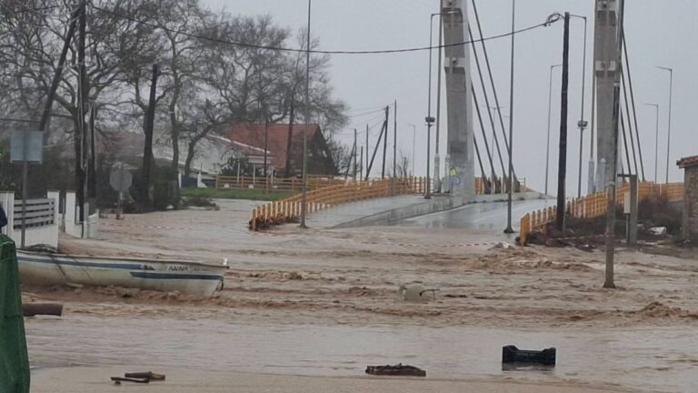 Κακοκαιρία στη Λάρισα