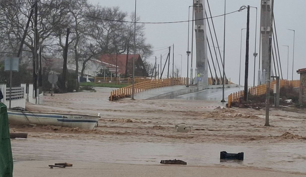 Κακοκαιρία στη Λάρισα