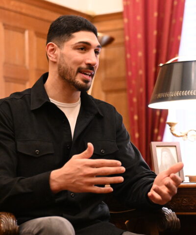 Ο Ενές Καντέρ