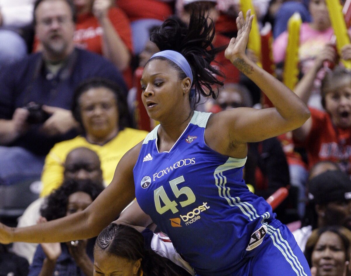 Η Κάρα Μπράξτον