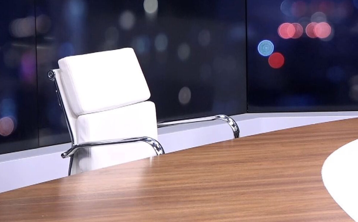 Η άδεια καρέκλα στο στούντιο του Kontra24