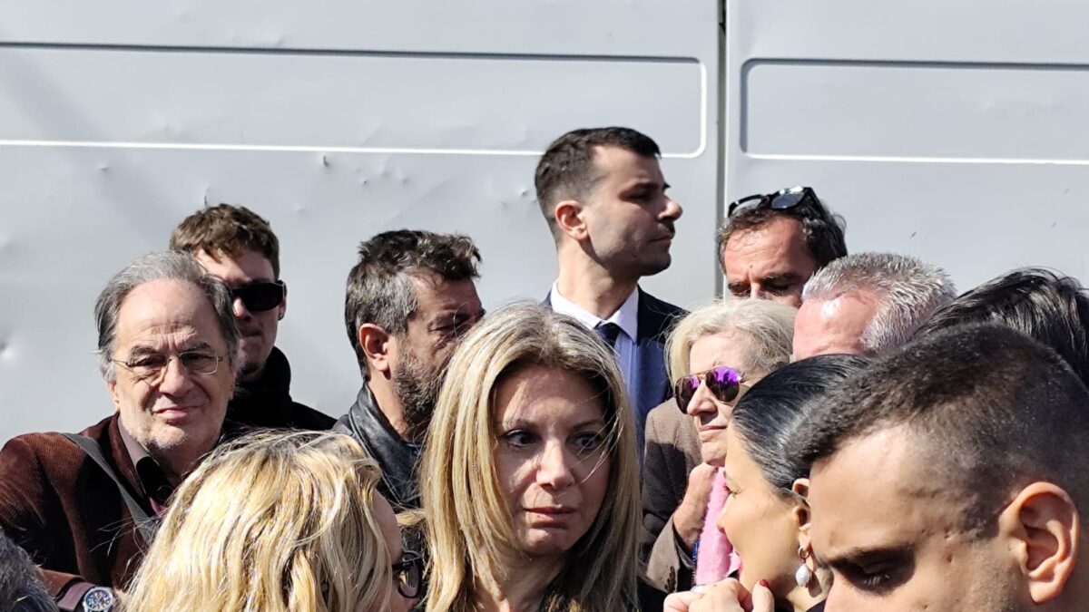 Η Μαρία Καρυστιανού στο Σύνταγμα