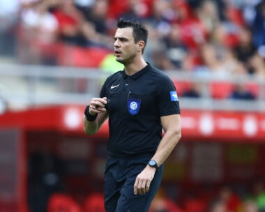 Ο διαιτητής Κατσικογιάννης σε αγώνα του Ολυμπιακού (ΜΑΡΚΟΣ ΧΟΥΖΟΥΡΗΣ