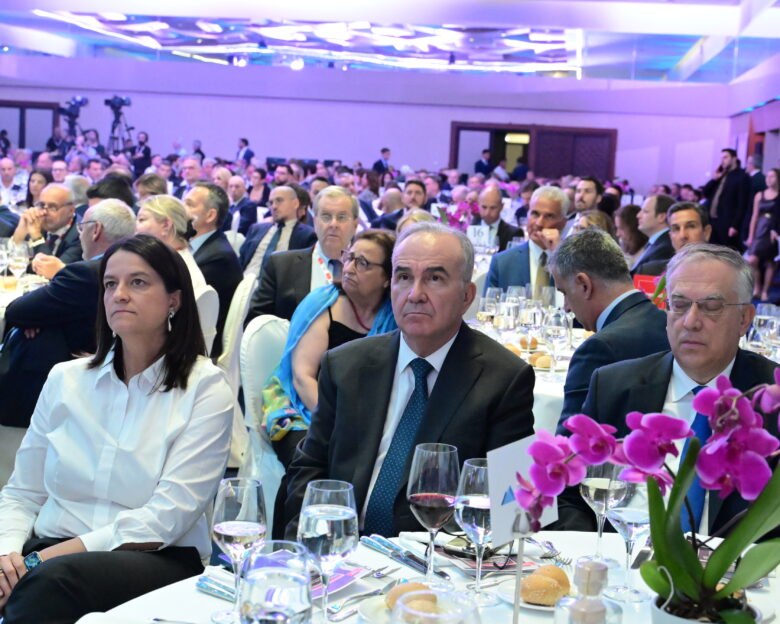 Νίκη Κεραμέως και Νίκος Παπαθανάσης