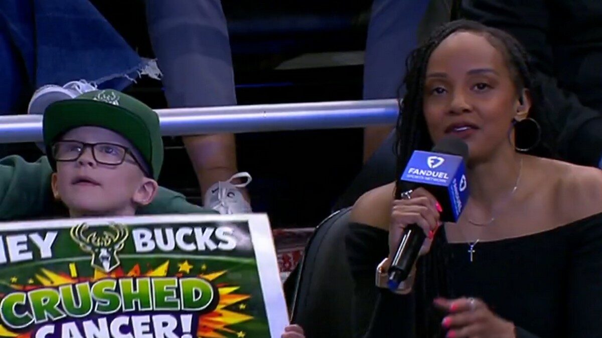 Ο Γιάννης Αντετοκούνμπο έδωσε χαρά σε έναν 6χρονο που νίκησε τον καρκίνο