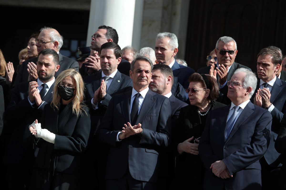 Κηδεία της Ελένης Γλύκατζη - Αρβελέρ