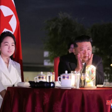 Ο Κιμ Γιονγκ Ουν με την κόρη του Κιμ Τζου Ε