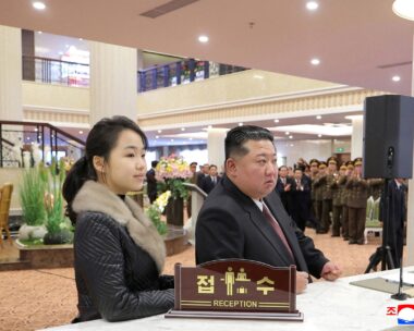 Ο Κιμ Γιονγκ Ουν με την κόρη του Κιμ Τζου Ε