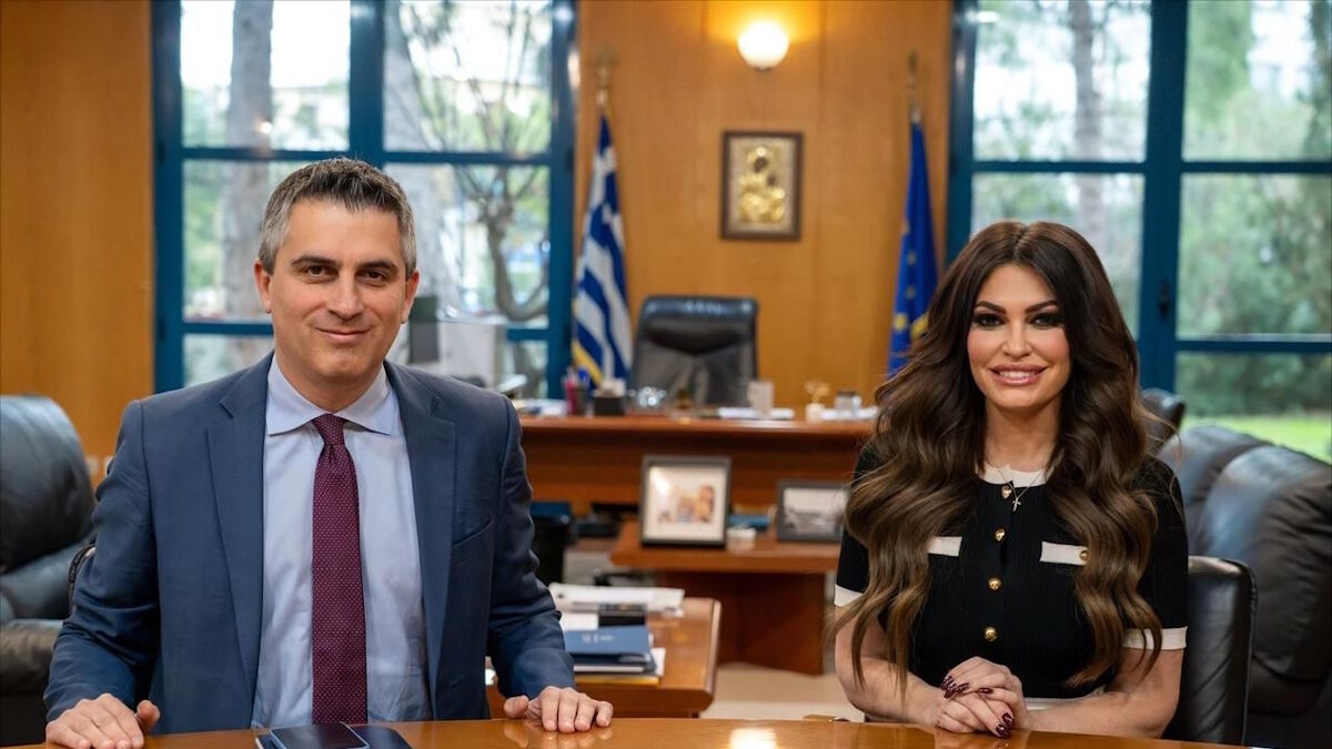 Η πρέσβης των ΗΠΑ, Κίμπερλι Γκιλφόιλ και ο υπουργός Υποδομών και Μεταφορών, Χρίστος Δήμας