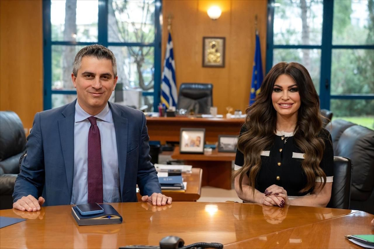 Η πρέσβης των ΗΠΑ, Κίμπερλι Γκιλφόιλ και ο υπουργός Υποδομών και Μεταφορών, Χρίστος Δήμας