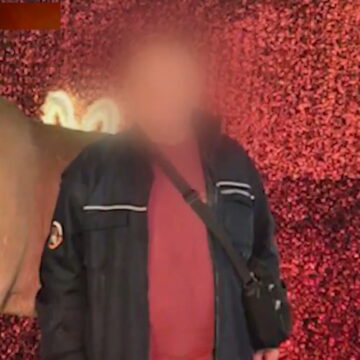 Κυψέλη: «Είχε βγάλει αντικλείδι χωρίς να το ξέρω και μπήκε σπίτι» καταγγέλλει η μητέρα της 25χρονης ΑμεΑ για την απόπειρα βιασμού από 64χρονο