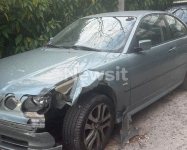 Κολωνάκι: Στο αυτόφωρο η τραγουδίστρια που οδηγούσε μεθυσμένη και πήρε σβάρνα πέντε αυτοκίνητα