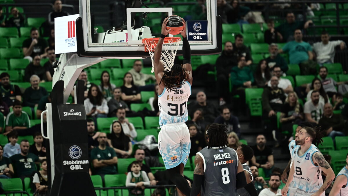 Κάρφωμα του Ακίν