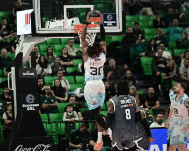 Κάρφωμα του Ακίν