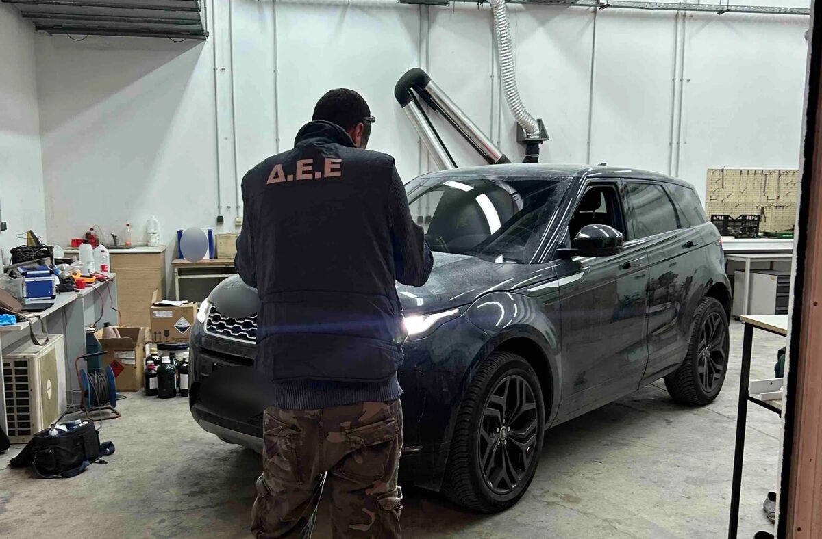 Σπείρα έκλεβε αυτοκίνητα και τα πουλούσε