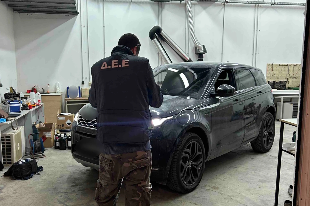 Σπείρα έκλεβε αυτοκίνητα και τα πουλούσε