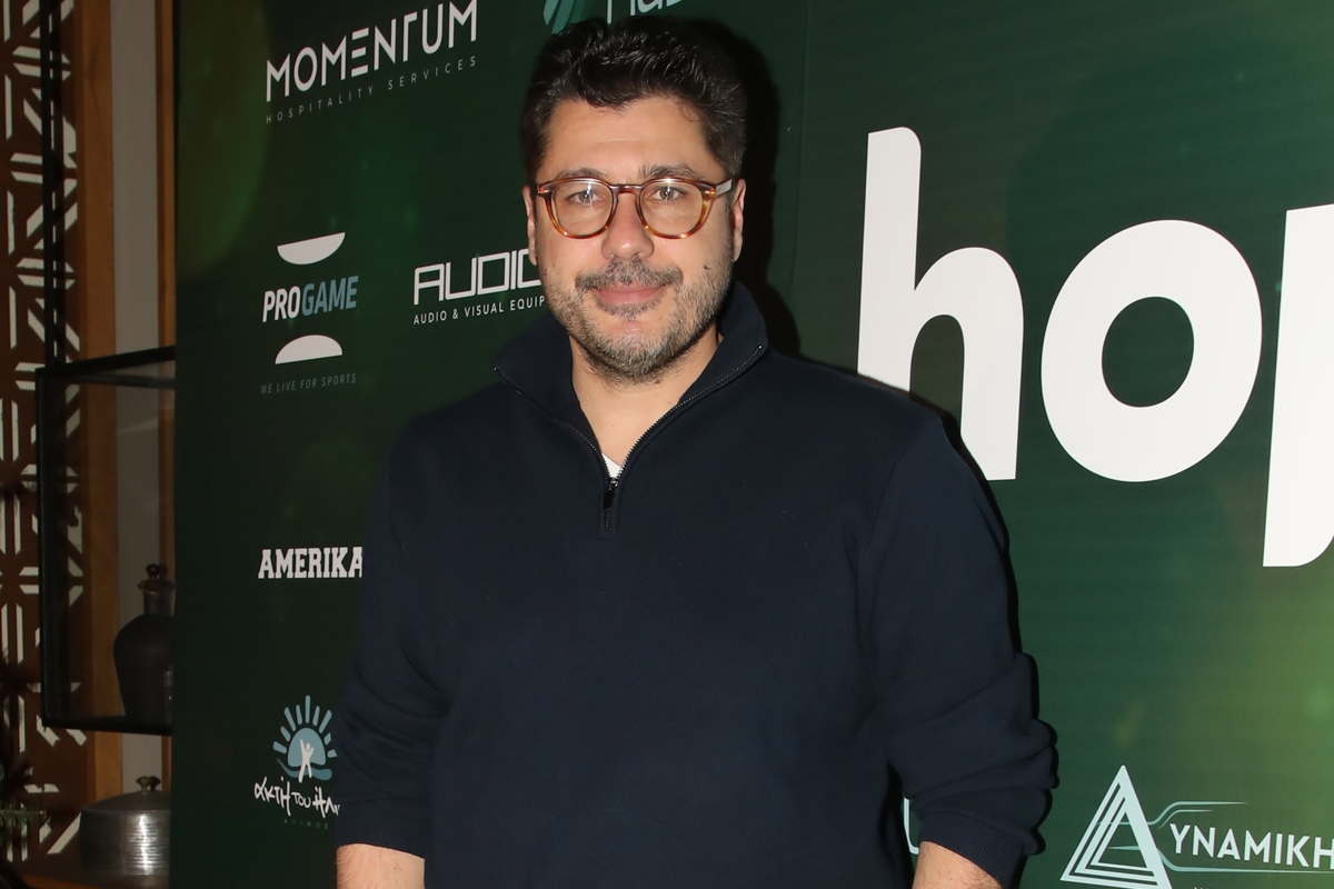 Λάμπρος Κωνσταντάρας