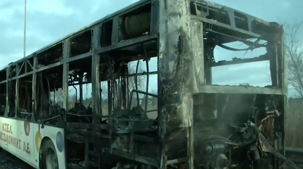 Φωτιά σε λεωφορείο στη Σίνδο
