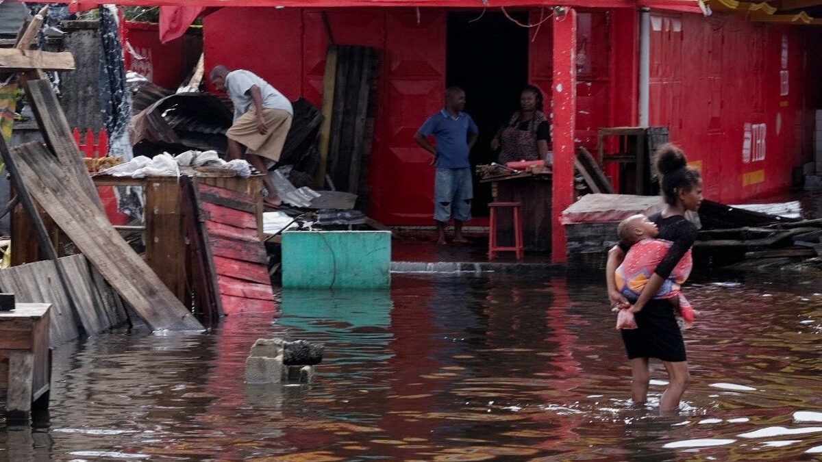 Καταστροφές προκάλεσε ο κυκλώνας Gezani στο νησί της Μαδαγασκάρης