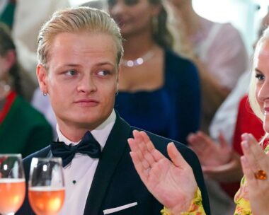 Ο Μάριους Μποργκ Χόιμπι με τη μητέρα του πριγκίπισσα της Νορβηγίας Μέτε Μάριτ